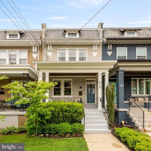 618 Farragut St NW