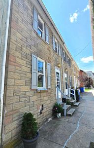 200 Main St
