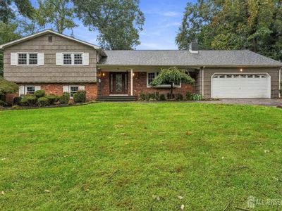 4 Redcoat Dr