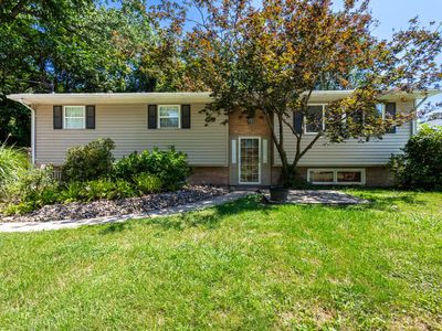Property at 2684 1st St, East Moline, IL