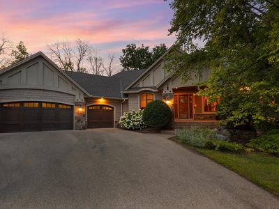 2180 Crestview Dr