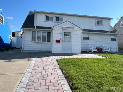 95 Hickory St