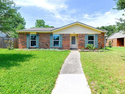 438 Woodhurst Dr