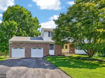 Property at 207 Allen Dr, Exton, PA