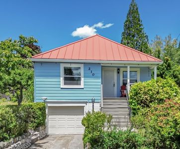210 Merritt Ave