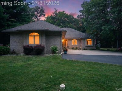 7480 Majestic Woods Drive