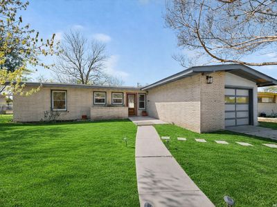 414 SHARON DR