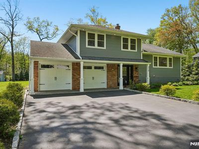 319 James Way
