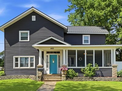 Property at 400 E Fayette St, Manchester, IA