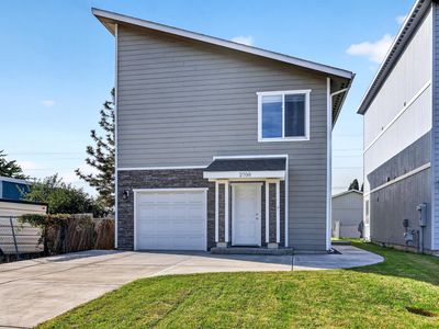 2708 N Miami Ct