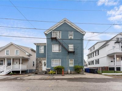 384 Juniper St