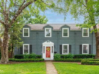 586 University Pl