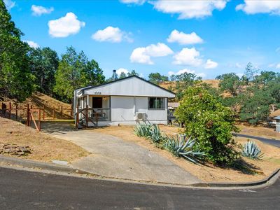 1001 Eastridge Drive