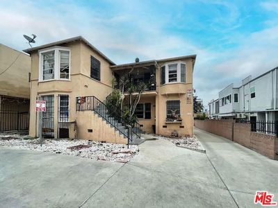 920 S Kenmore Ave
