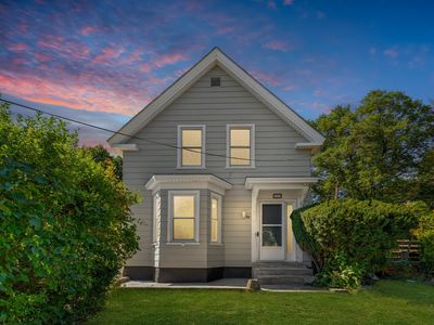 84 Hampson St