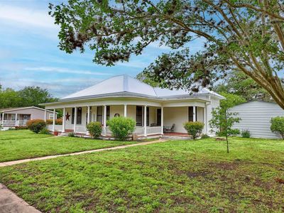 Property at 403 E 7th St, Flatonia, TX