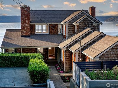 7314 Eastside Drive NE