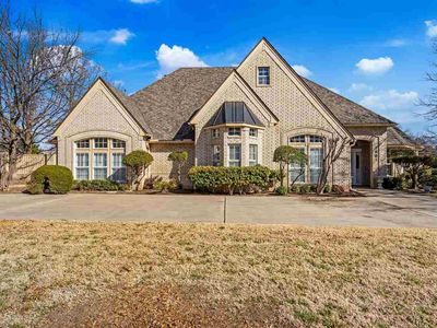 2601 NW Lake Ridge Dr