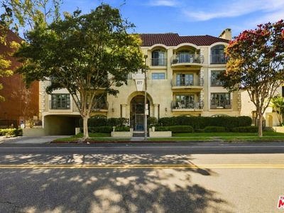 277 S Spalding Dr Unit 203