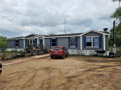 Property at 608 Country Breeze St, Floresville, TX