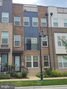122 Dickenson Dr