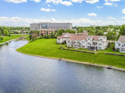 13543 Village Ct