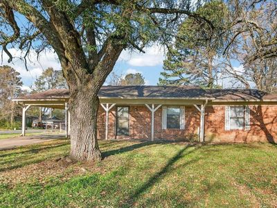 11 Meadowlark Dr