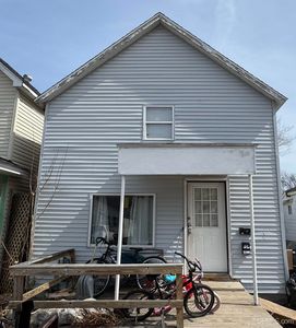 115 Chestnut St #1/2
