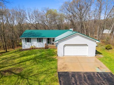 N7163 Cozy Oaks Cir