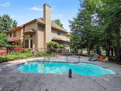 6621 Glenshaw Ct