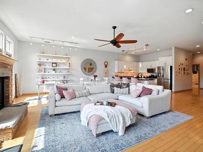 1835 North Commerce STREET #102