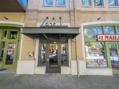 925 Garrett St SE APT 215