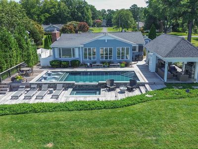 914 Bayside Dr