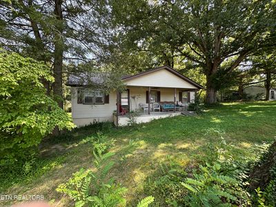 160 Ivy Ave