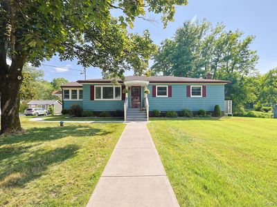 552 Lake View Terrace