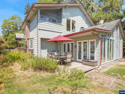 1990 Fairmount Ave S