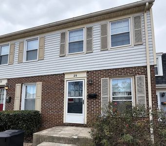 25 Arwell Ct