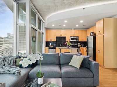 923 Peachtree St NE Unit 825