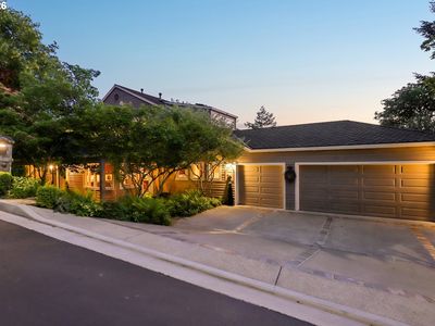 221 SW Moonridge Pl