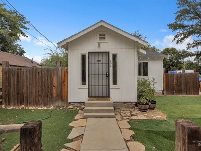 202 S 18th Ave