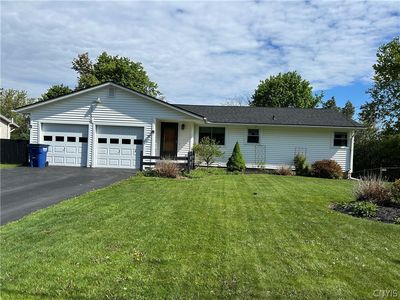 Property at 39 Elm Hill Way, Camillus, NY