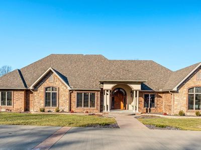 1035 N Oakland Avenue