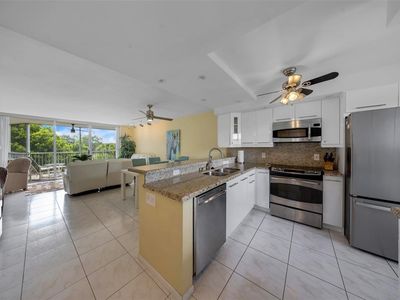 3900 Oaks Clubhouse Dr #405