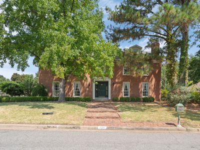 706 Sahara Dr