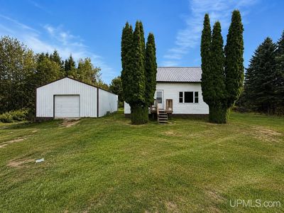 900 Manistique Ave