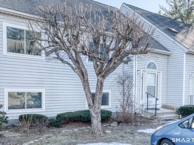 10 Clubhouse Drive #10