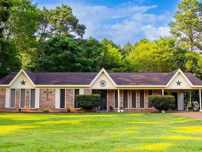 240 Devin St