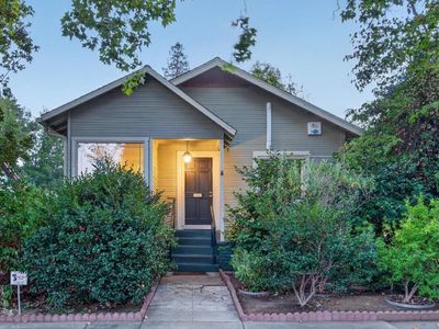 1930 Larkin Way