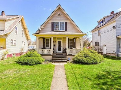 136 Violet St