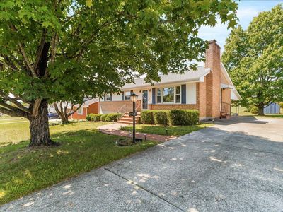 2908 Neil Dr